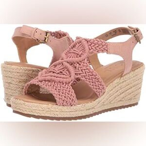 SOUL NATURALIZER
Oasis Womens Macrame Espadrille Wedge Sandals
Details